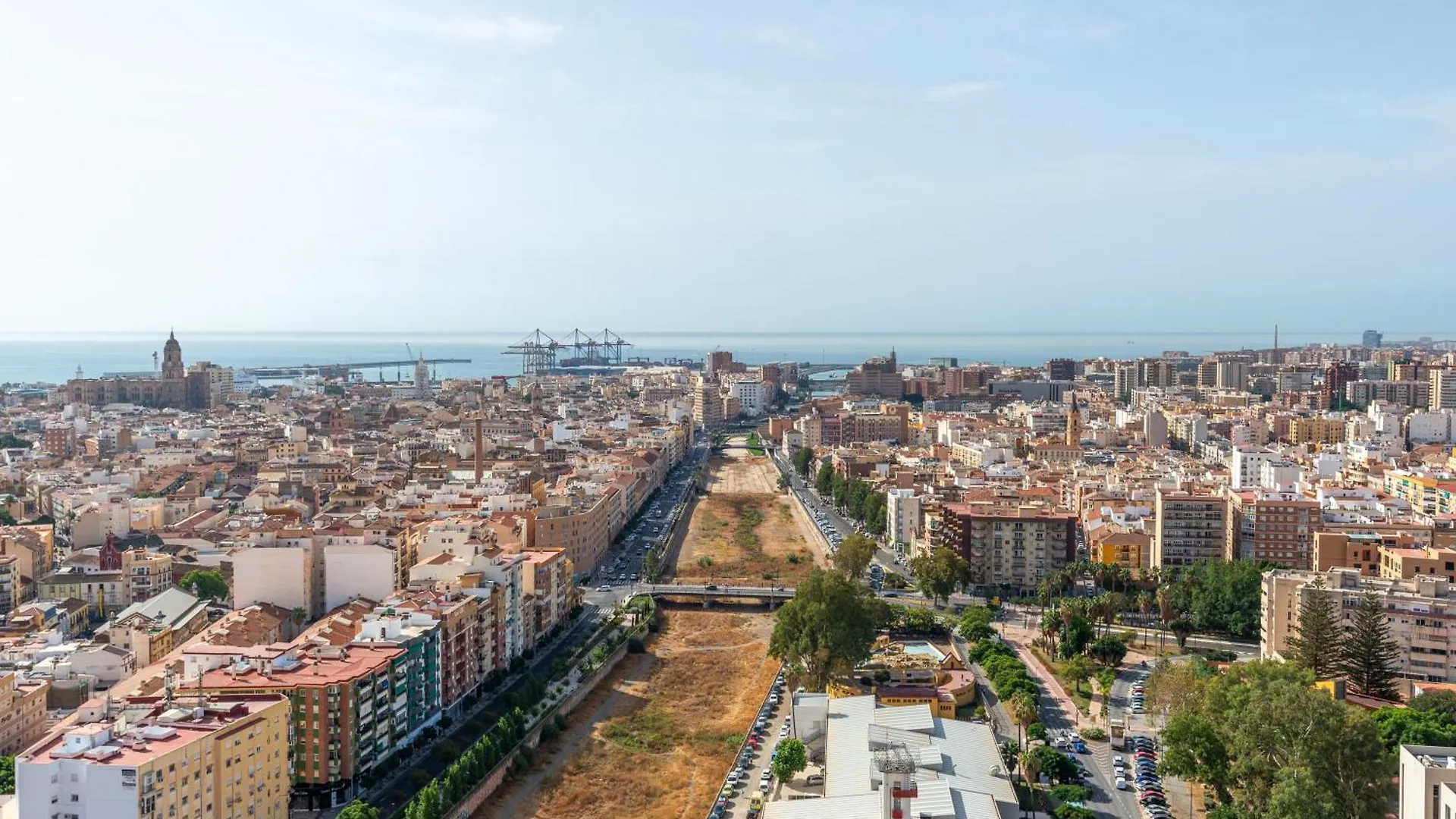 Skyline VI Pool & Coworking By Ele Apartments Malaga