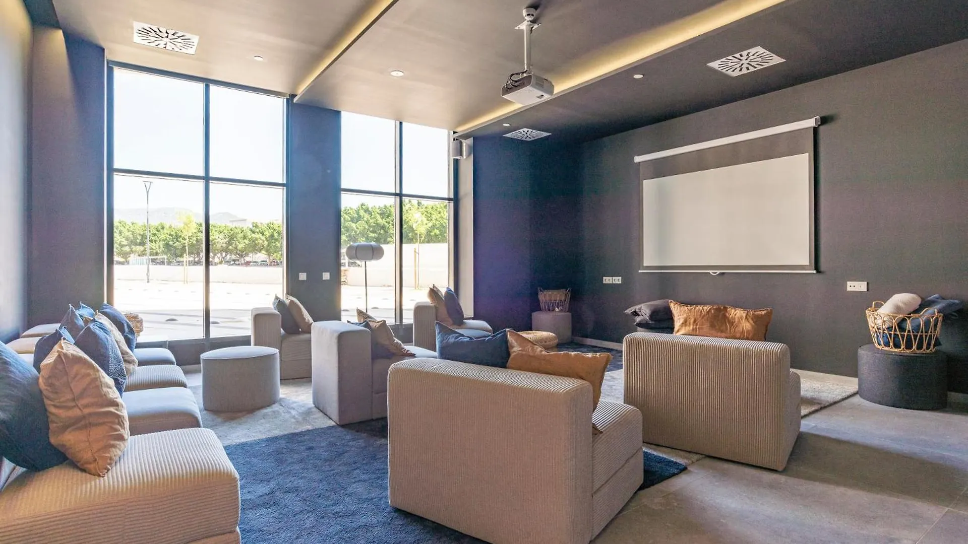 Skyline VI Pool & Coworking By Ele Apartments Malaga