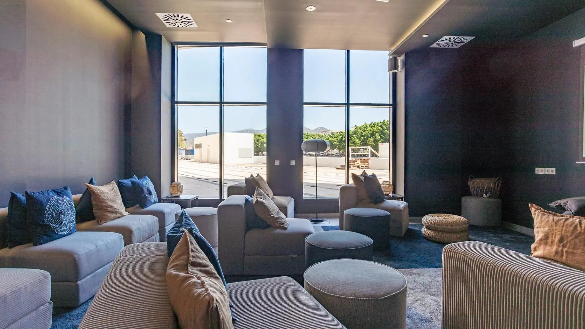 Skyline VI Pool & Coworking By Ele Apartments Malaga