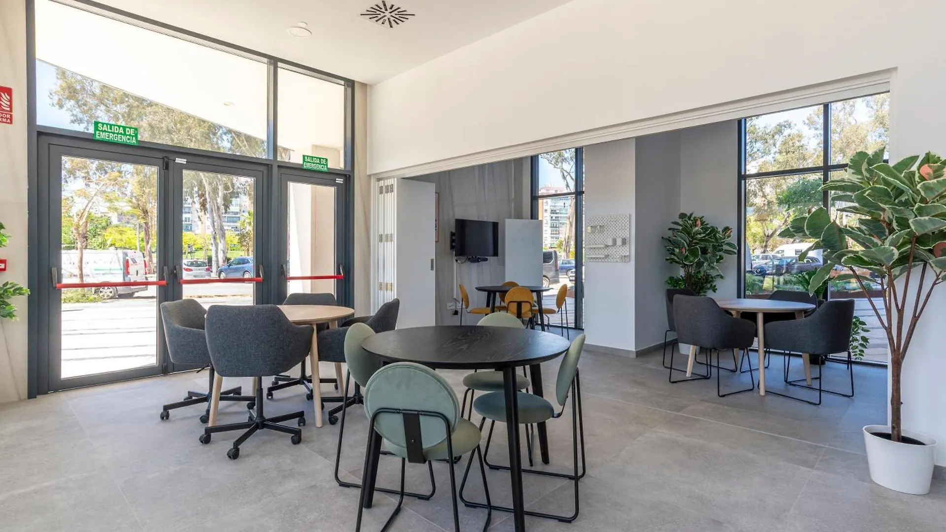 Skyline VI Pool & Coworking By Ele Apartments Malaga