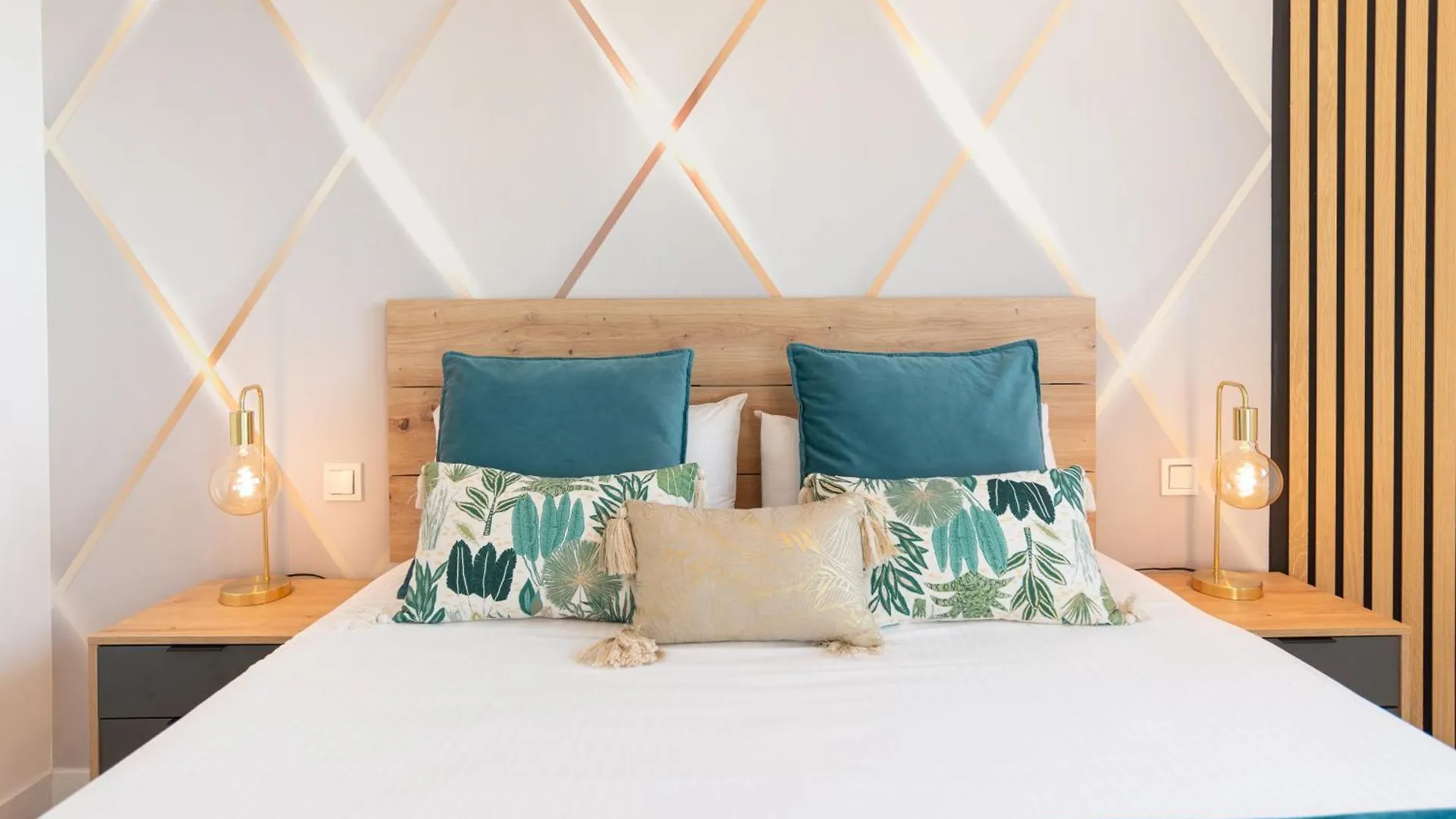 Skyline VI Pool & Coworking By Ele Apartments Malaga Spain