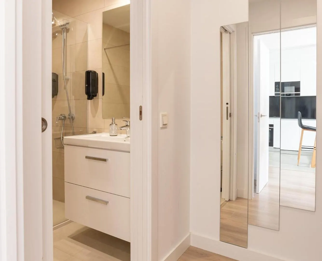 Skyline VI Pool & Coworking By Ele Apartments Malaga Spain
