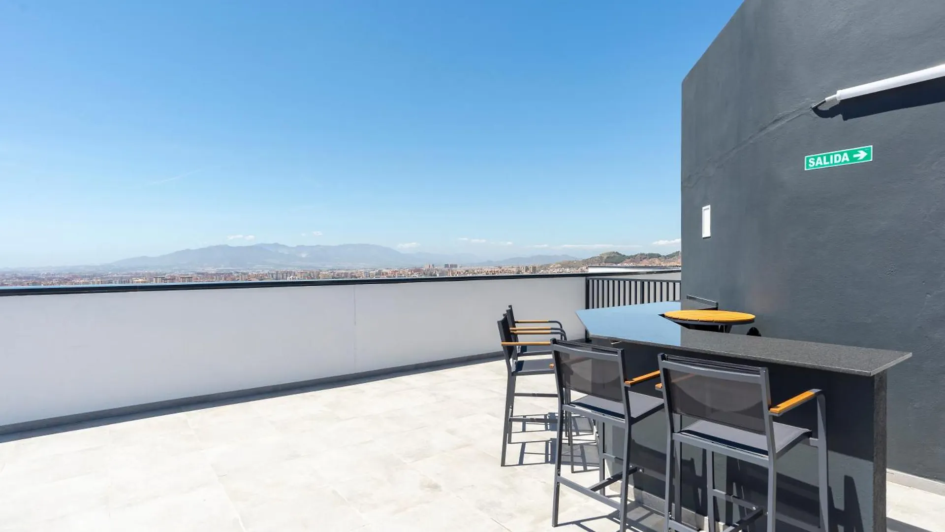Skyline VI Pool & Coworking By Ele Apartments Малага