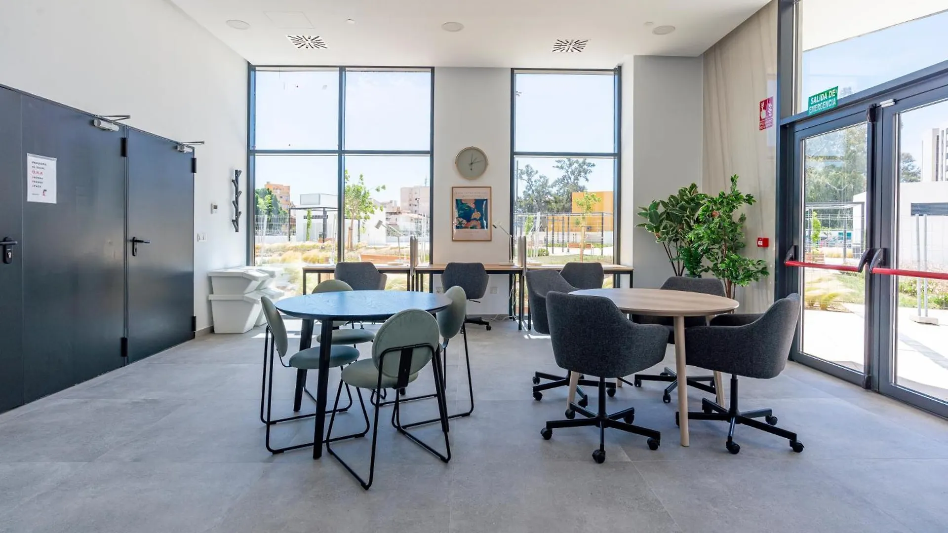 Skyline VI Pool & Coworking By Ele Apartments مالقة