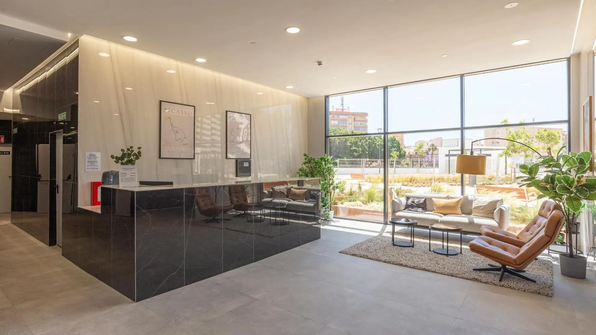 Skyline VI Pool & Coworking By Ele Apartments مالقة